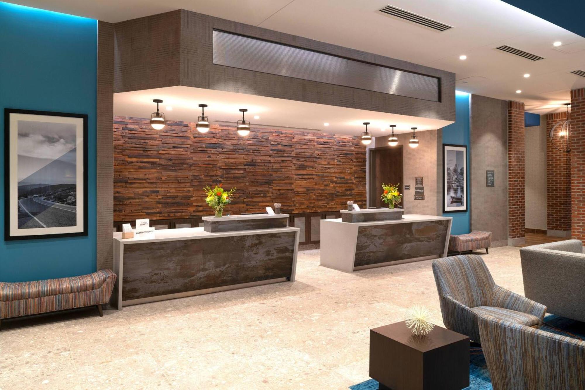 Residence Inn By Marriott Manchester Downtown Exterior photo